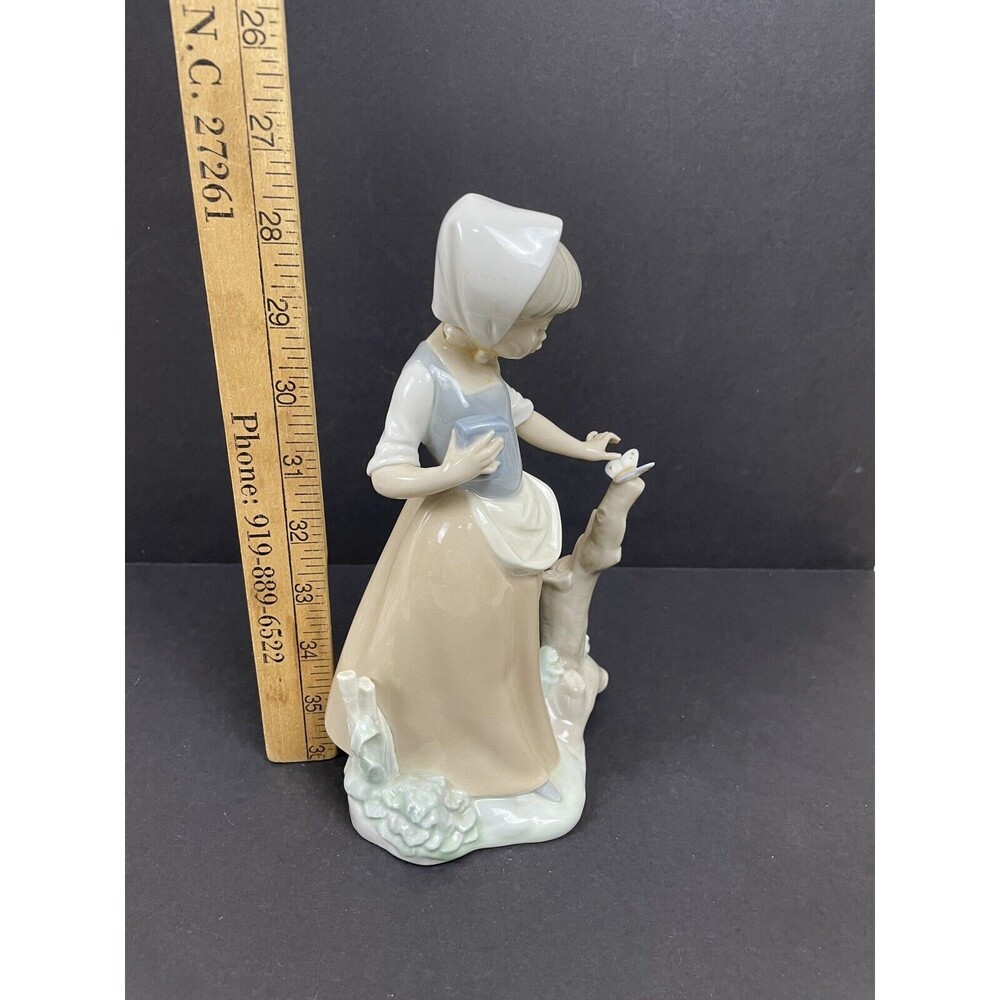 Lladro Figurines Retired 00181 'Girl With Butterfly *repair On Neck See Photos - Picture 7 of 7